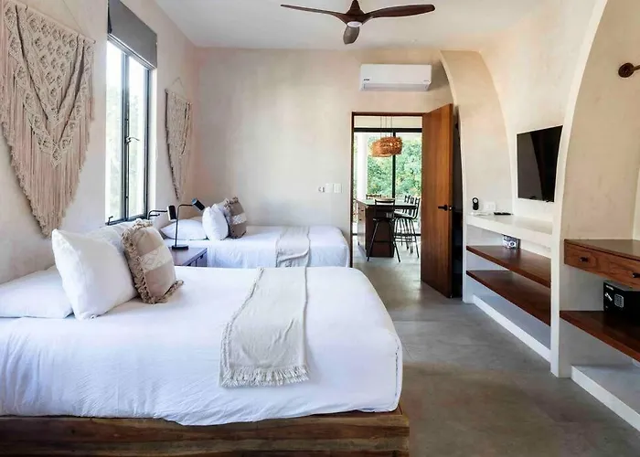 Casa Kuk, Stylish, At 5 Min, Pool, Concierge Villa